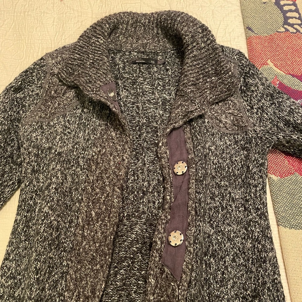 Cozy Prana sweater only worn a few times perfect for fall and winter size S